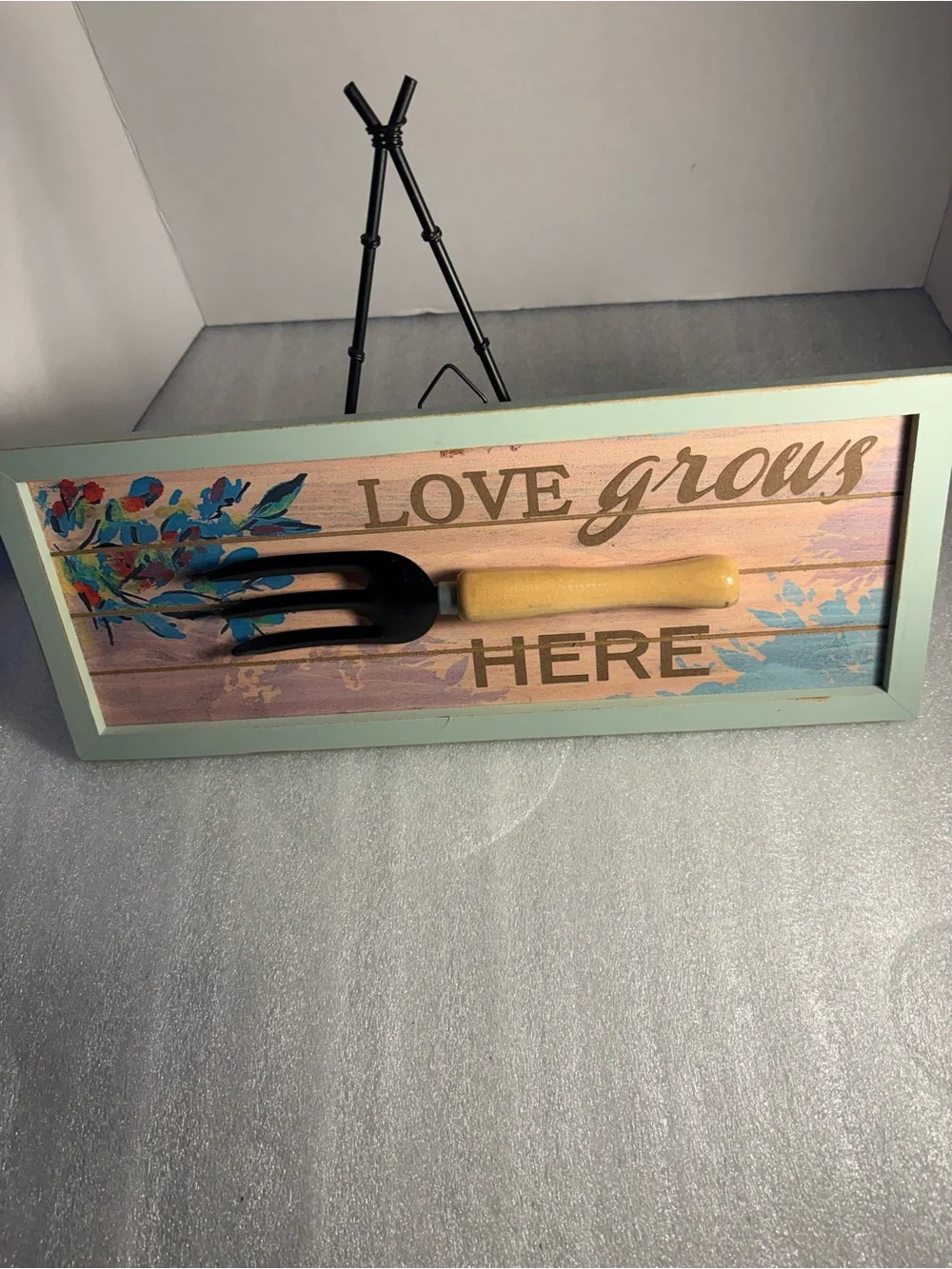 Love Grows Here Wall Art Sign - Mint Frame, Multicolor